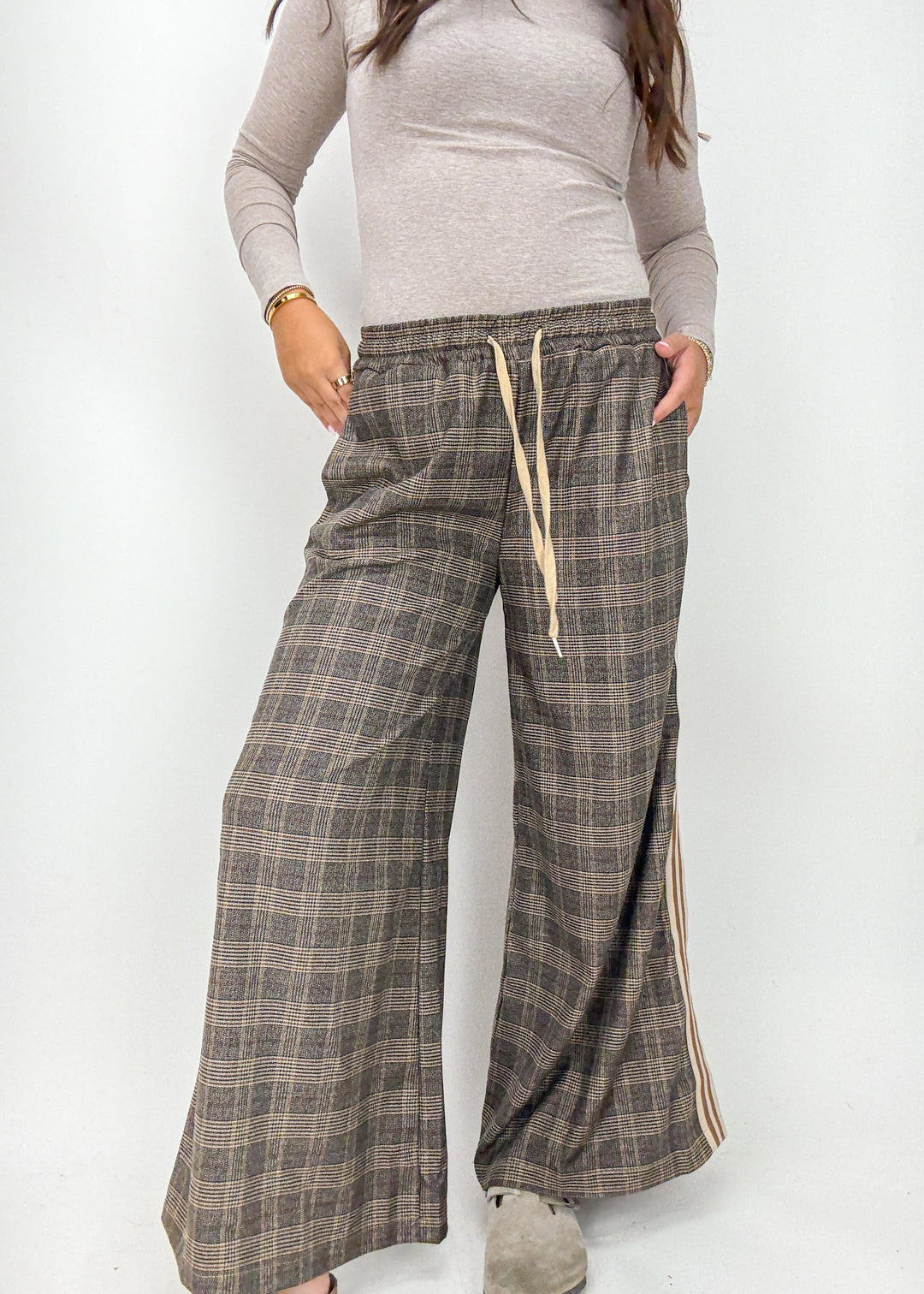 Plaid wide-leg pants with drawstring waist 