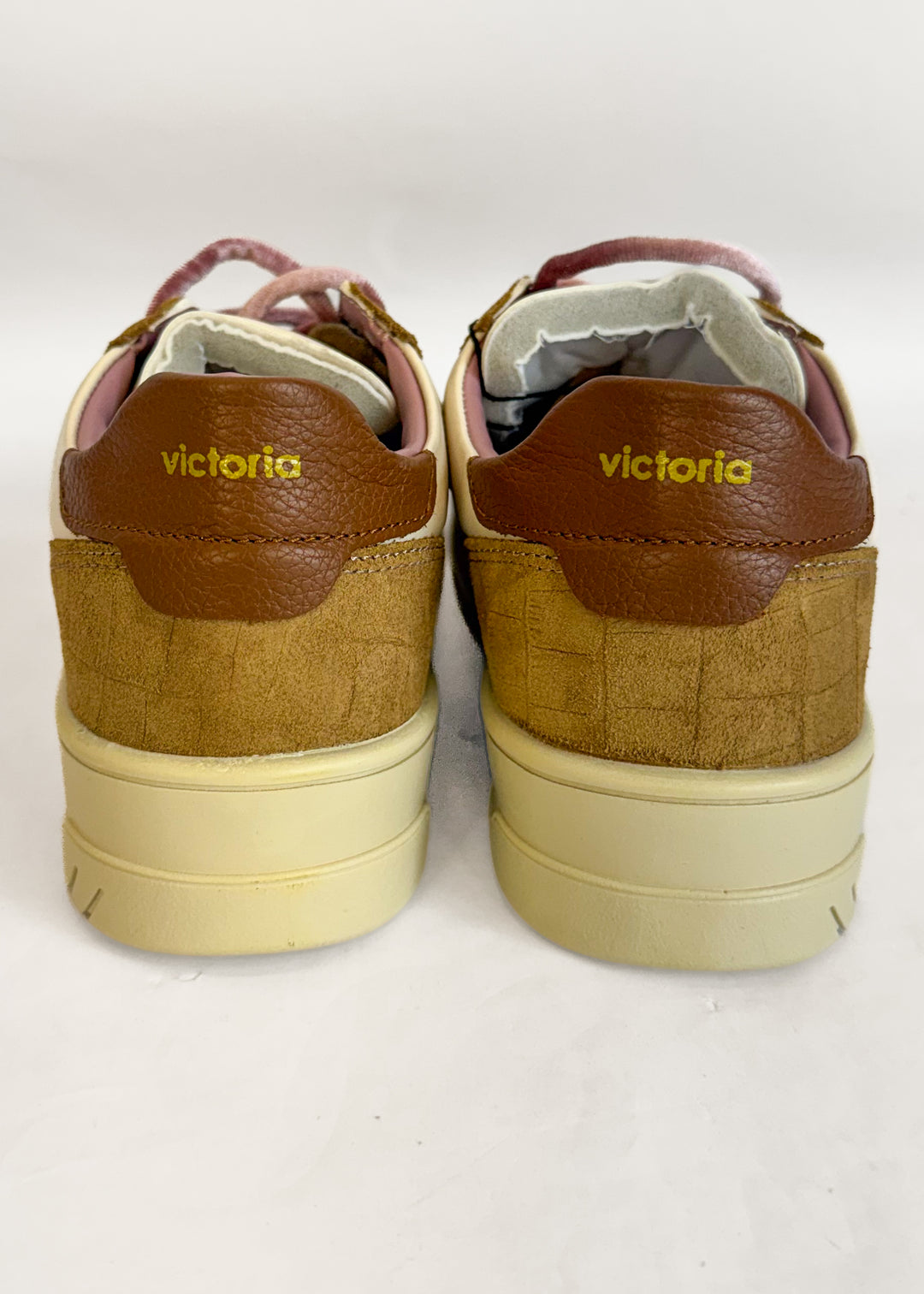 Victoria Viento Sneakers